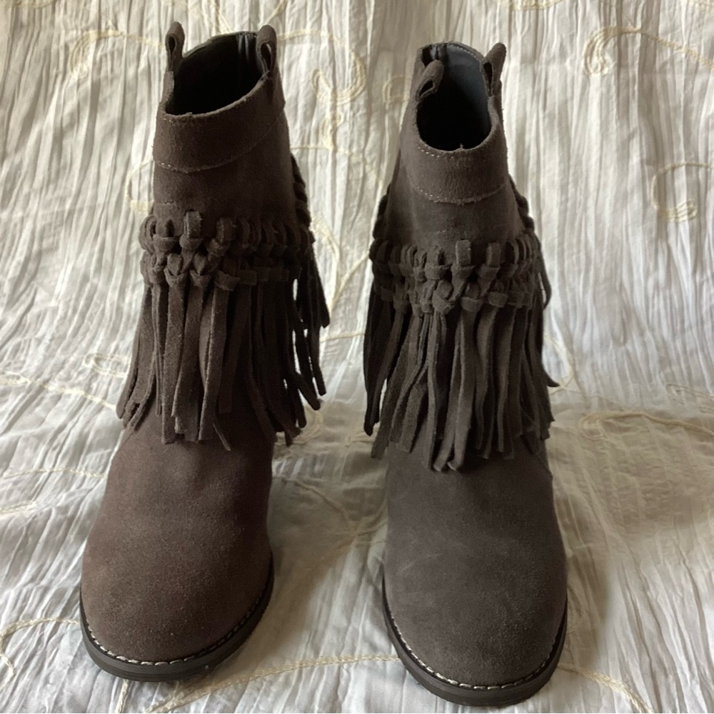 New suede Sbicca fringed boots! Size 6 - - Picture 3 of 7